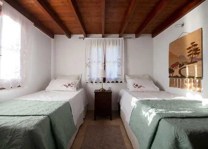 Secret Paradise فيلة *