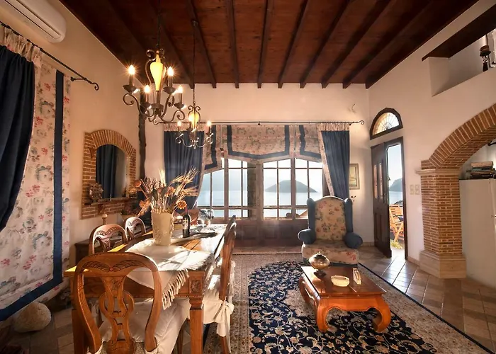 Secret Paradise فيلة *