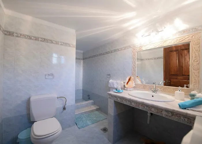 Secret Paradise فيلة *